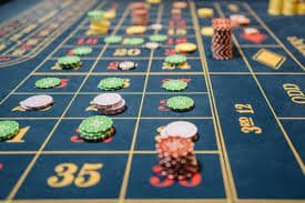 Antarmuka Dice Game gagah 4d menampilkan permainan dadu dengan tingkat pembayaran dan opsi taruhan